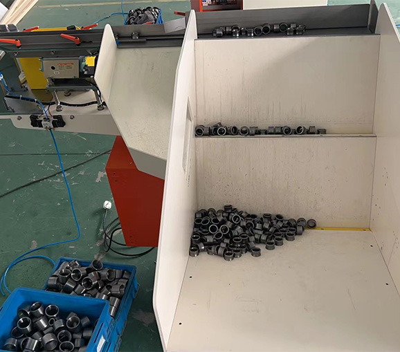 汽車吊環(huán)上料機